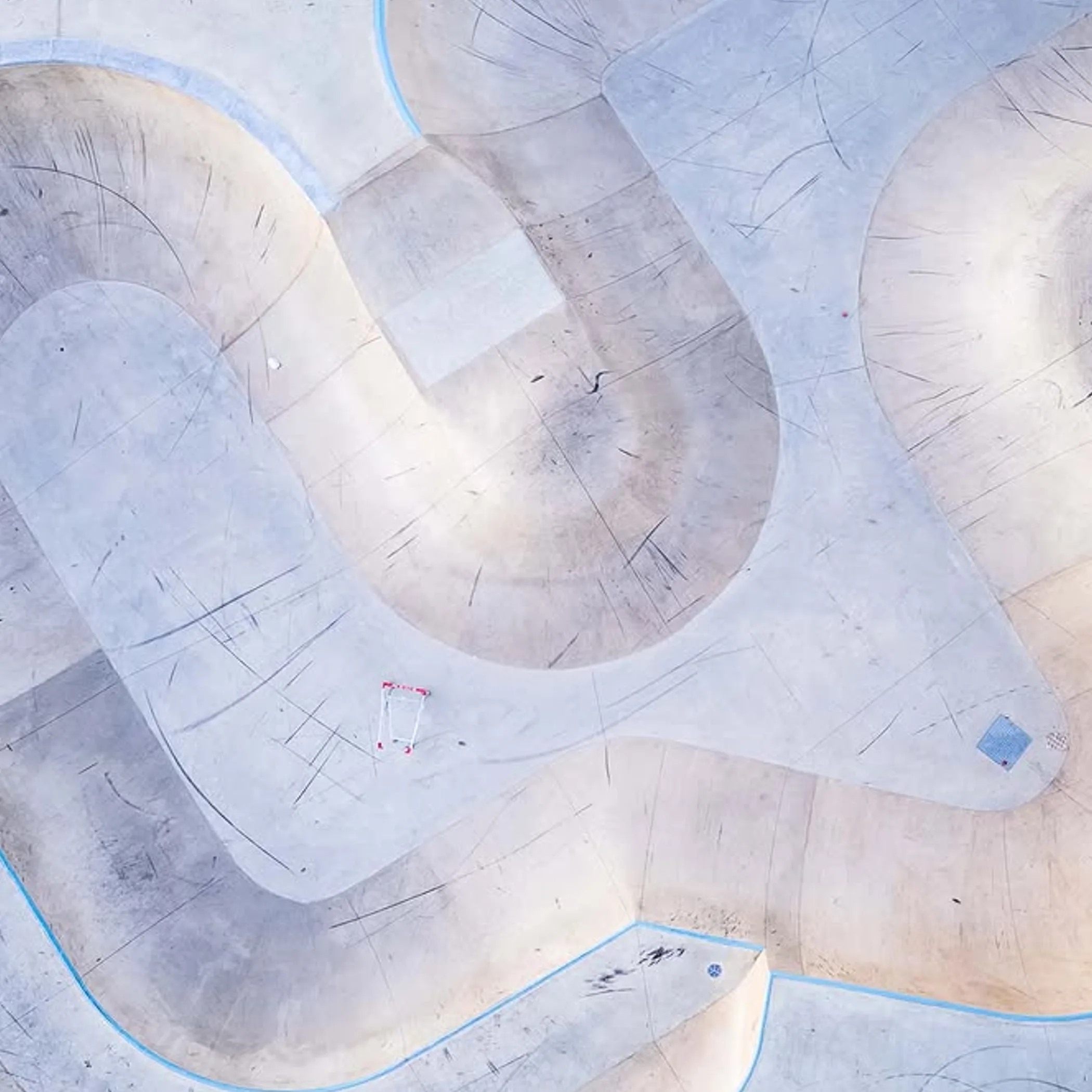 clean, well-lit skate facility
